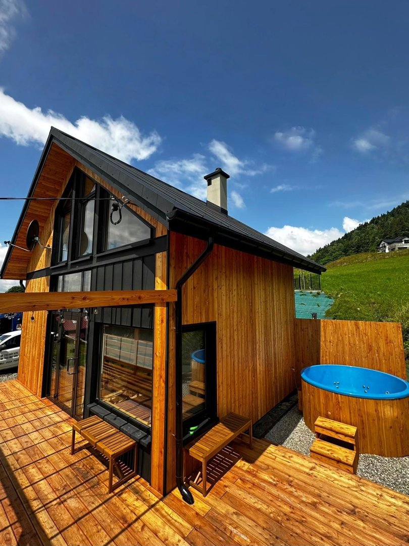 Domek Jasic&oacute;wka z balią z jacuzzi